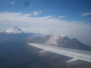 Anflug mit Vulkansichtung